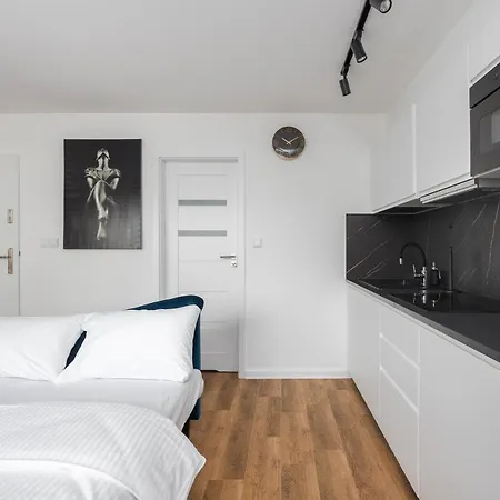 Rondo Radoslawa Comfort Studio * ורשה